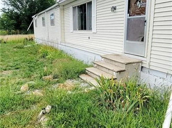 1863 3400th St, Moran, KS 66755