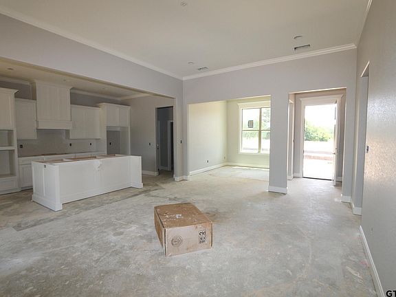 5th image of 15151 Coop Ln