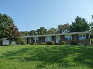 28 Quail Ln, Troutville, VA 24175