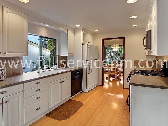 4th image of 4609 158th Ave SE