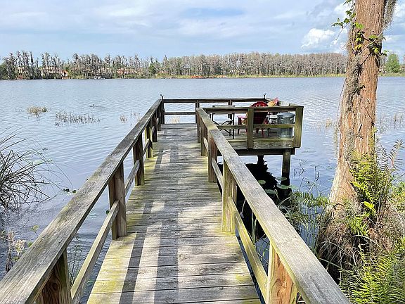 DOCK ON 60+ ACRE SKI LAKE