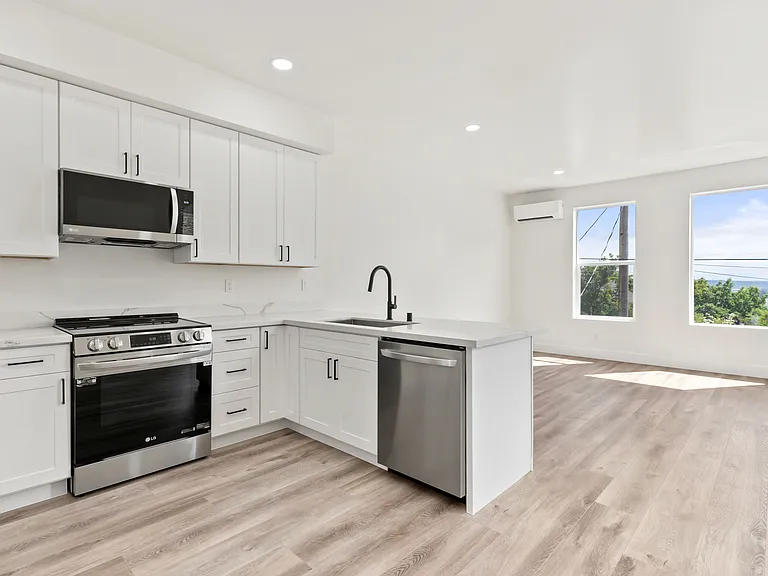 2367 Yakima Ave #D — Photo 17