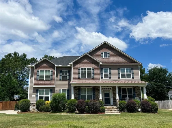 1740 Real Quiet Pl, Hope Mills, NC 28348