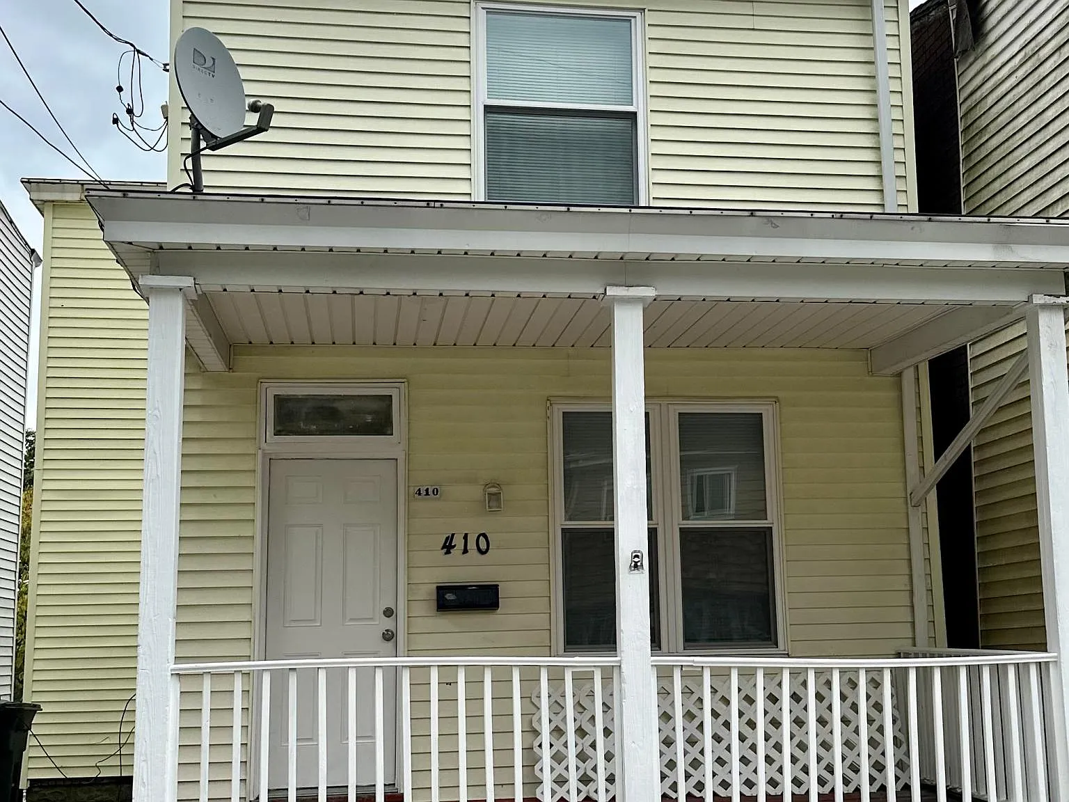 3 bed, 1.5 bath, 1361 sqft, $1,600 — Photo 2