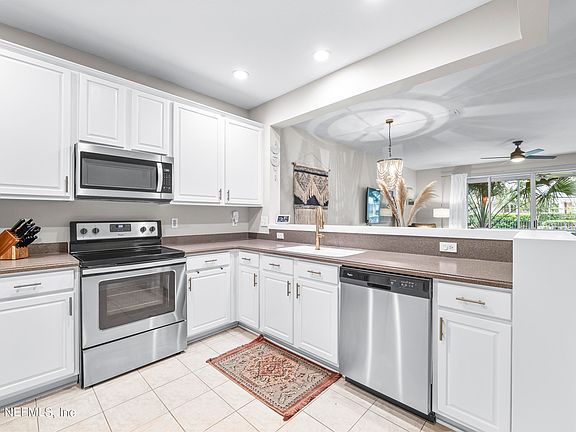 2nd image of 13433 STONE POND Drive
