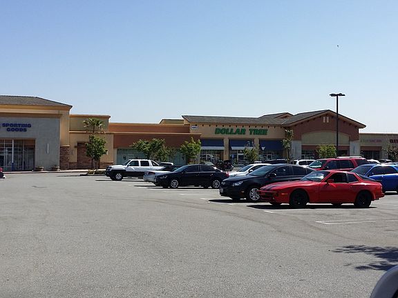 Shops for Lease at Sierra Lakes in Fontana