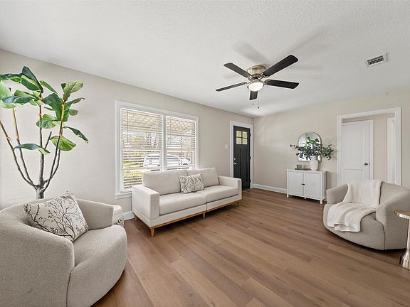 3rd image of 3117 Fadal Ave