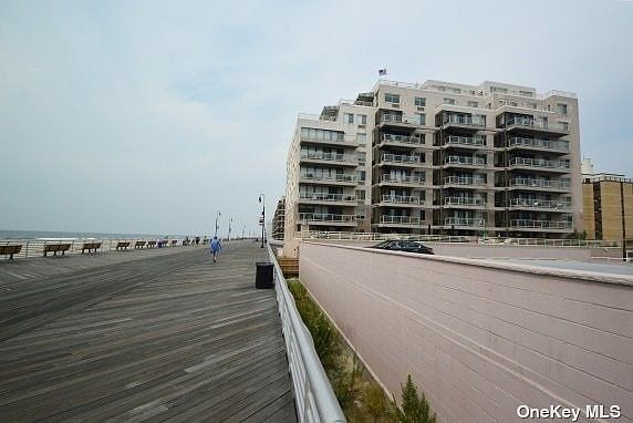 5th image of 164-170 West Broadway