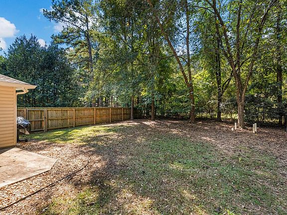 5th image of 180 Waverly Cir