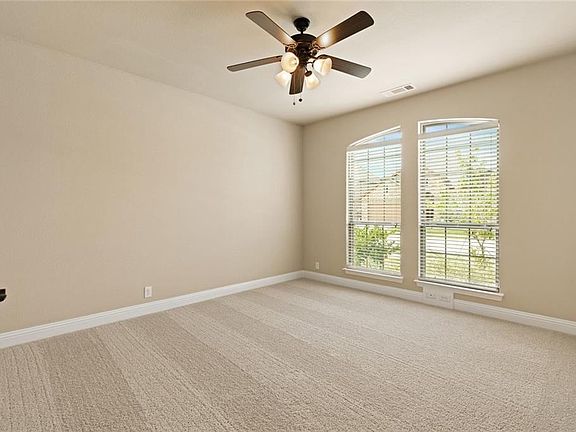 3rd image of 2102 Deckard Dr