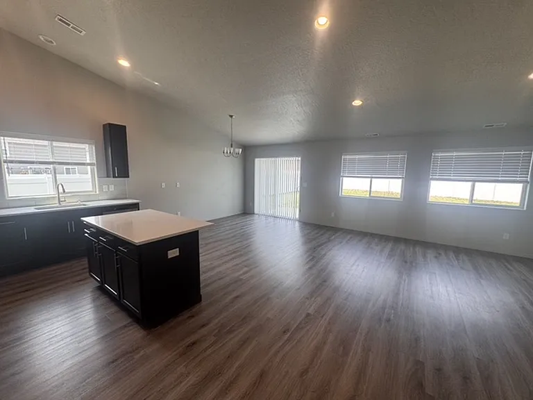 17611 E Maxwell Ave — Photo 4