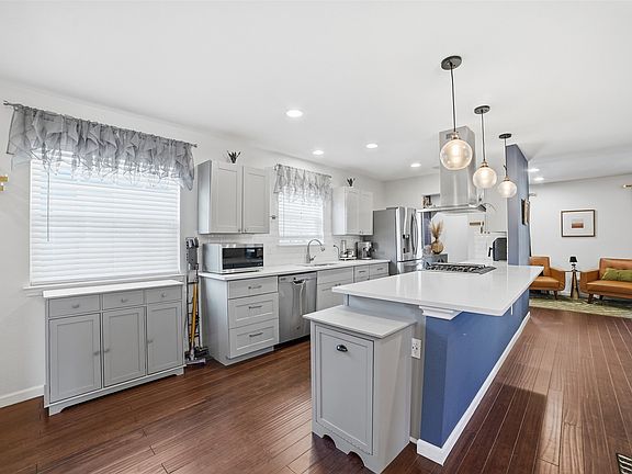 5th image of 8142 Clear Springs Rd