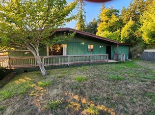 31611 Peach Ln, Gold Beach, OR 97444