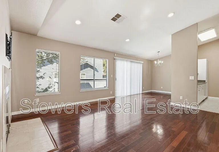 7102 Cross Creek Cir #C — Photo 2