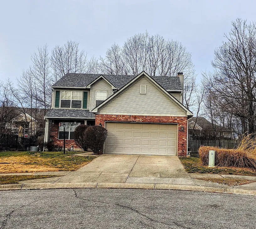 834 Charter Woods Dr photo 1