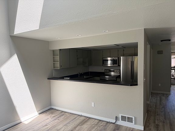 2nd image of 220 Israel Rd SW APT B3