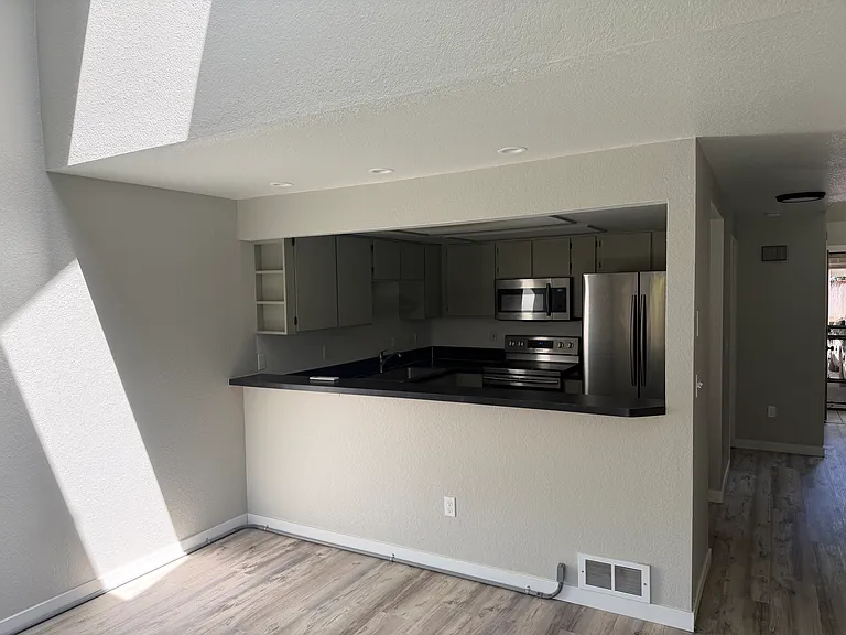 220 Israel Rd SW #B3 — Photo 2