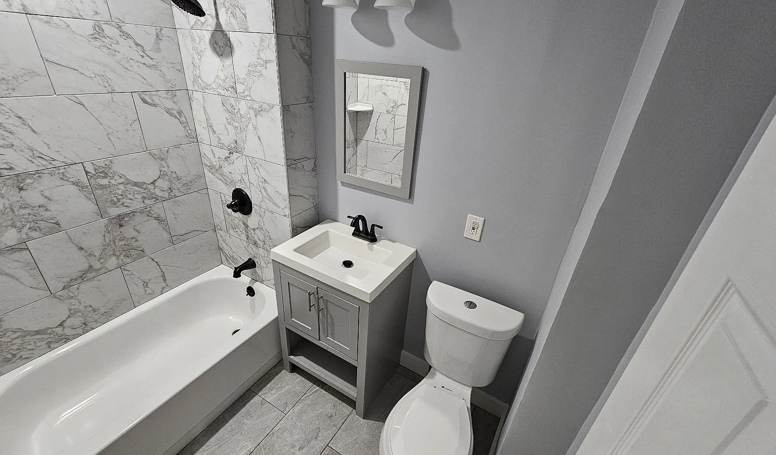 3 bed, $2,100 — Photo 2