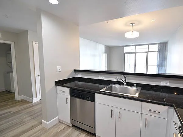 33 South Third — Photo 10