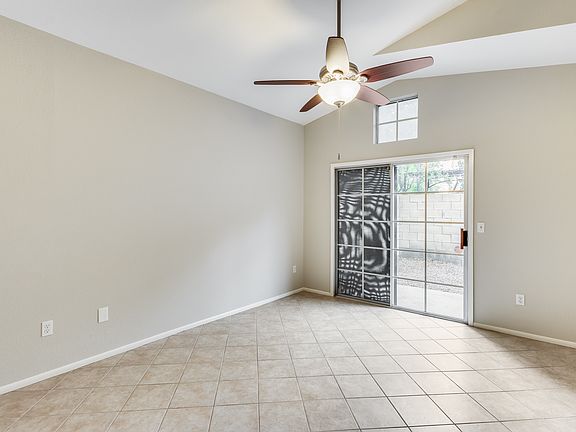 4th image of 1704 S 39th St Unit 22