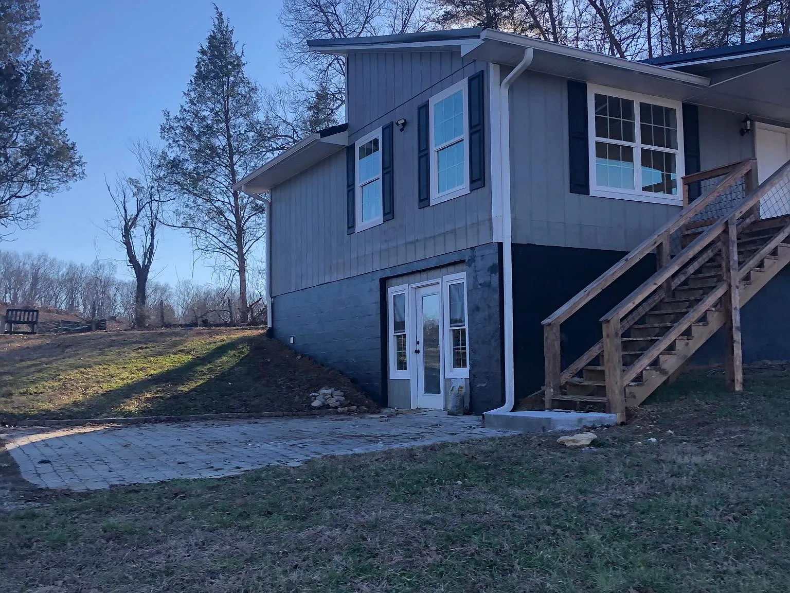 3 bed, 2000 sqft, $2,000 — Photo 2