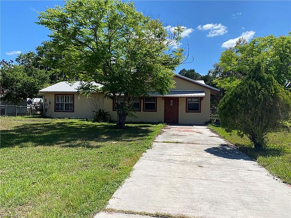 4th image of 4014 N Edgewater CIR
