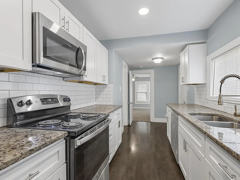 207 W Heard St — Photo 1