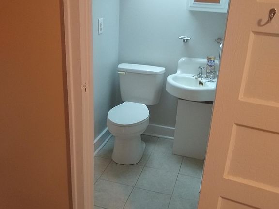 5th image of 31 Cardinal Ave Floor 2