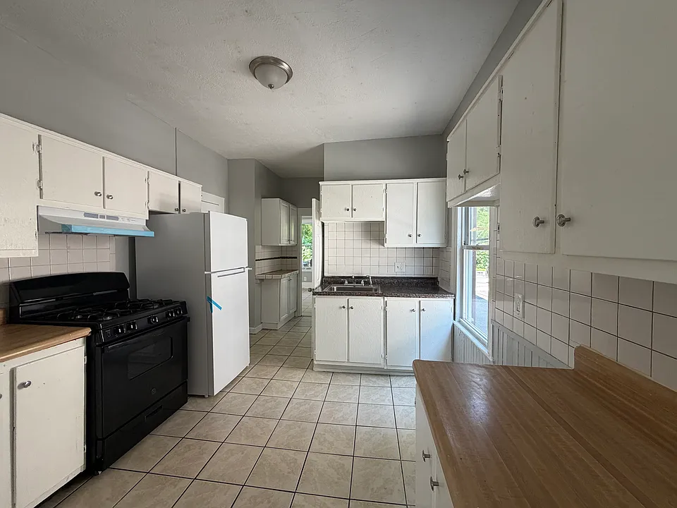 106 Rockwell Ave #1