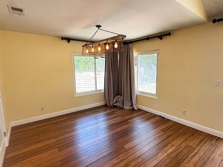 1580 Valecroft Ave — Photo 10