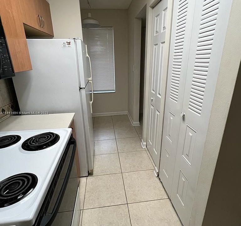 1st image of 1082 Coral Club Dr #1082