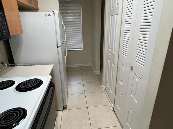 1082 Coral Club Dr #1082, Pompano Beach, FL 33071