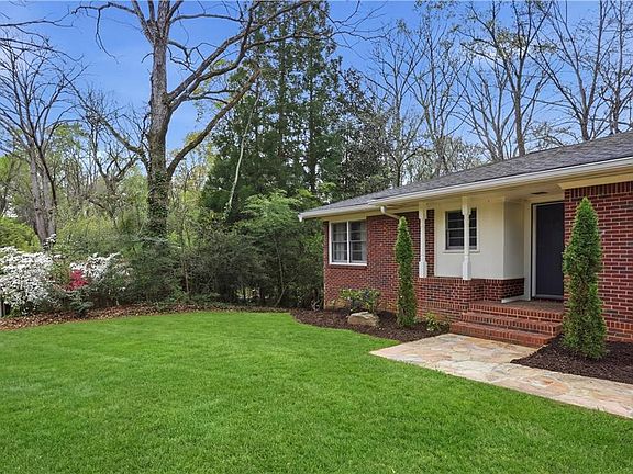 3rd image of 1888 Lenox Rd NE