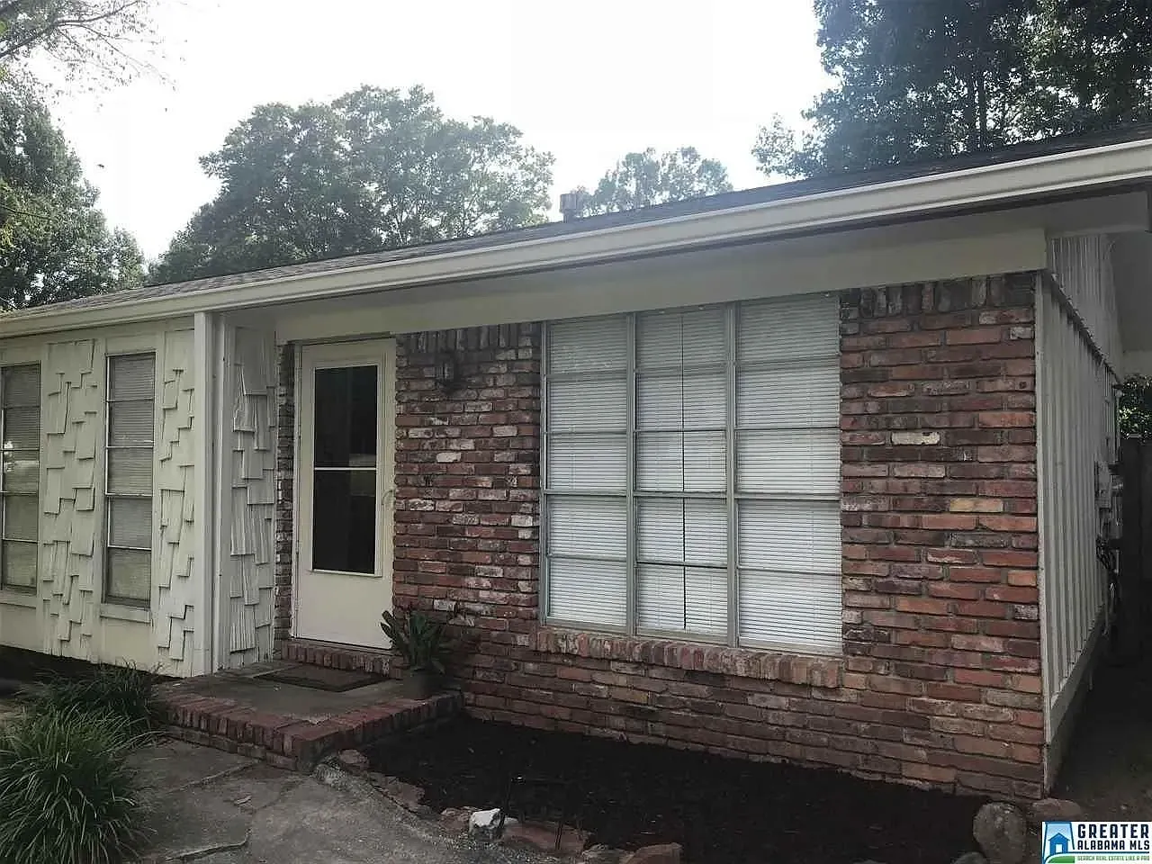 3 bed, 982 sqft, $1,100 — Photo 2