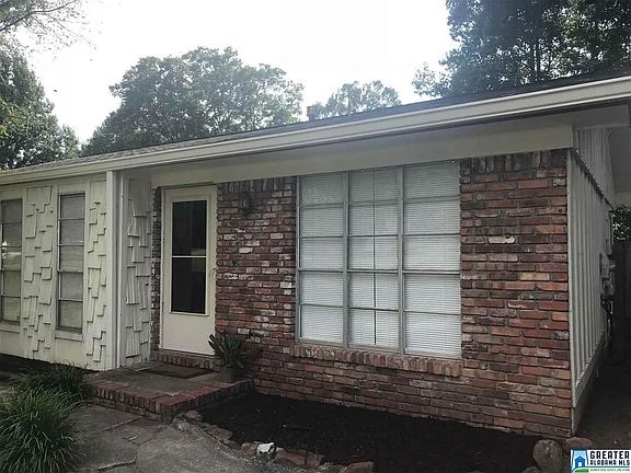 2nd image of 2920 Valley View Cir