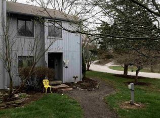 9033 S Pointe Ridge Ln, Bloomington, IN 47401