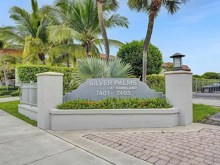 7401 SW 82nd St #302S — Photo 2