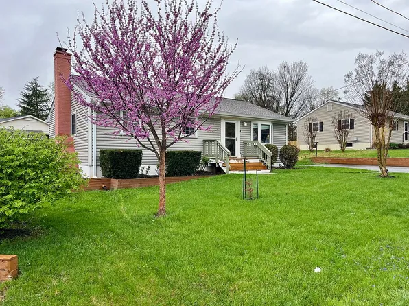 131 S 26th St, Purcellville, VA 20132