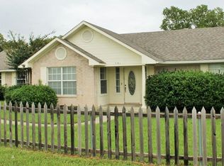 901 S Washington St, Pilot Point, TX 76258