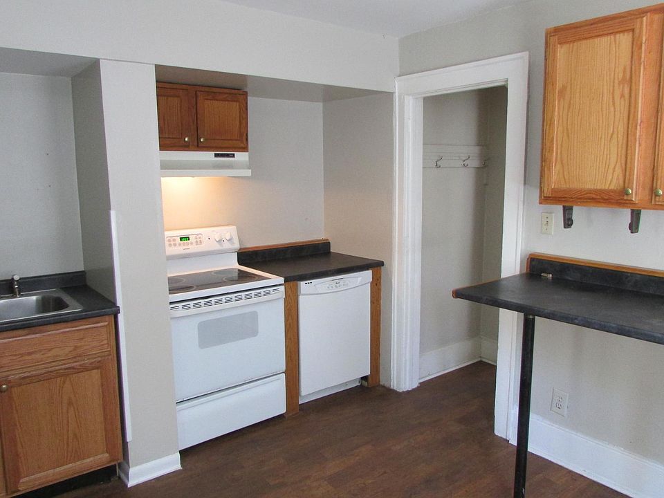 2nd image of 2029 E 4th St