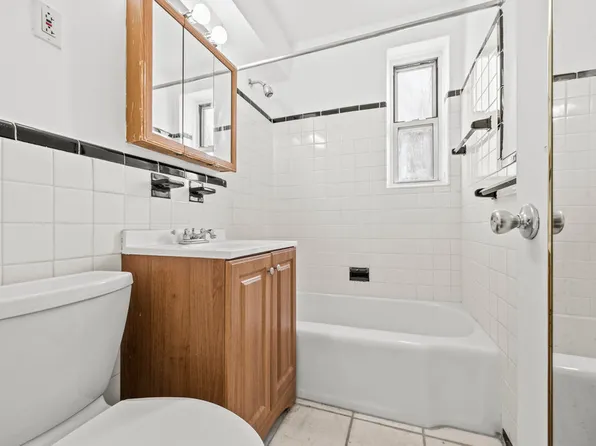 3320 Avenue H image 8 of 10