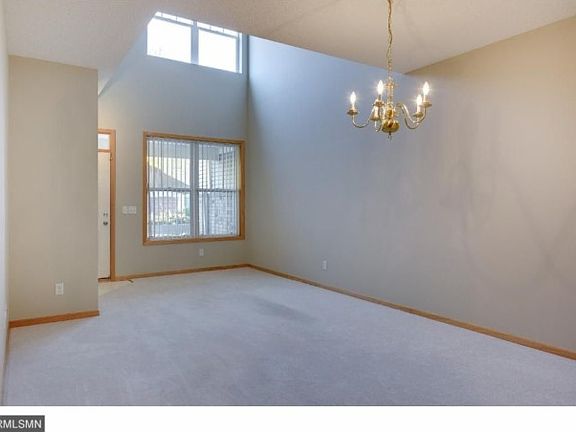 4th image of 9676 Linden Ln N