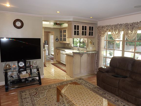 5th image of 5927 Merlindale Dr