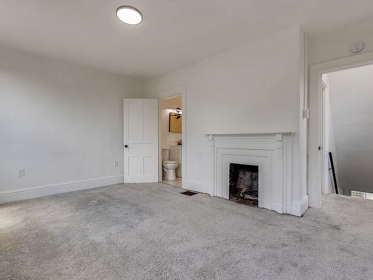 949 Freeland St — Photo 19
