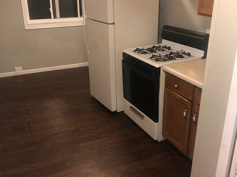 452 S Main St — Photo 13