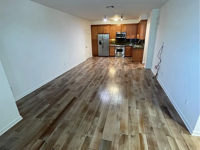 530 S Primrose Ave — Photo 6