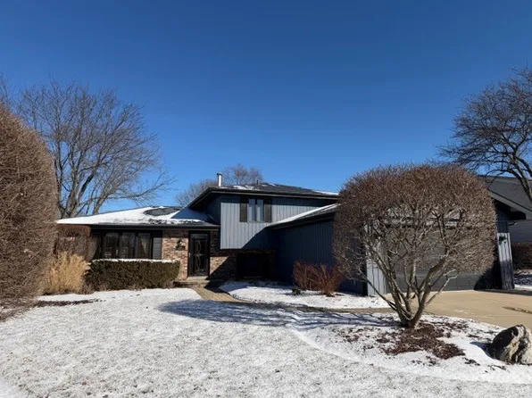 1110 Rushwood Ave, Shorewood, IL 60404