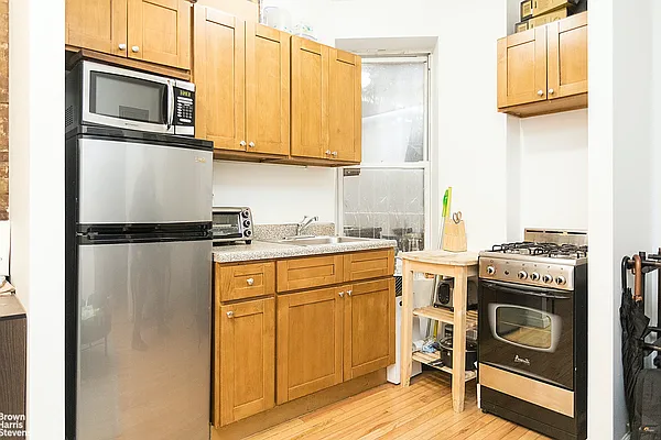 Rented by Brown Harris Stevens | media 7