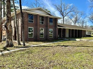 200 Broken Bough Ln, Conroe, TX 77304