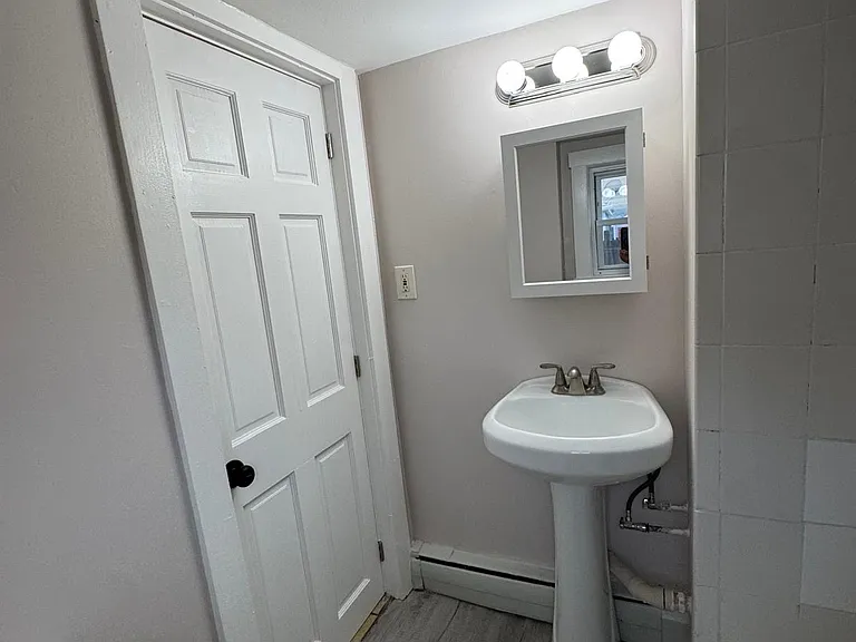 400 Lowell St #2 — Photo 9